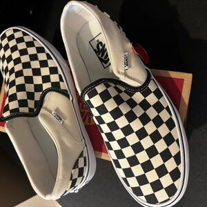 Women’s Vans Asher slip on sneakers-  size 9- back and white checkered